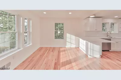 90 Chestnut St #A, Morristown, NJ 07960 - Photo 8