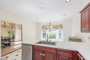 10 Ebersbach Ln, Roseland, NJ 07068 - Photo 8