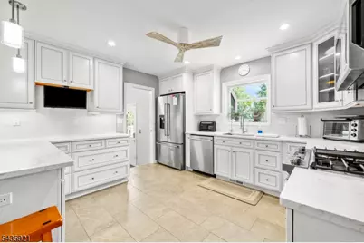 8 Garrett Dr, Raritan Township, NJ 08822 - Photo 18