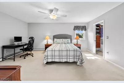 8 Garrett Dr, Raritan Township, NJ 08822 - Photo 32
