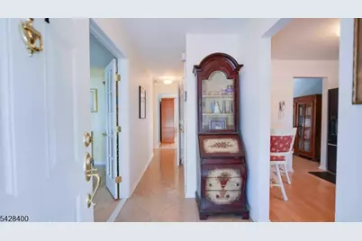254 Nuthatch Ct, Readington, NJ 08887 - Photo 4