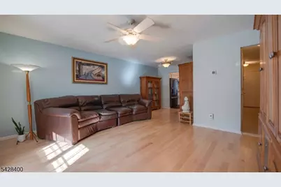 254 Nuthatch Ct, Readington, NJ 08887 - Photo 10