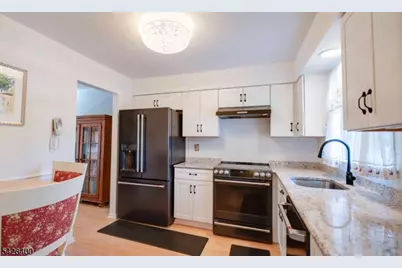254 Nuthatch Ct, Readington, NJ 08887 - Photo 6