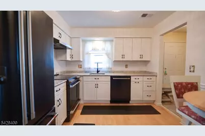 254 Nuthatch Ct, Readington, NJ 08887 - Photo 8