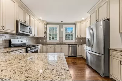 420 Mountainview Ter, Dunellen, NJ 08812 - Photo 12