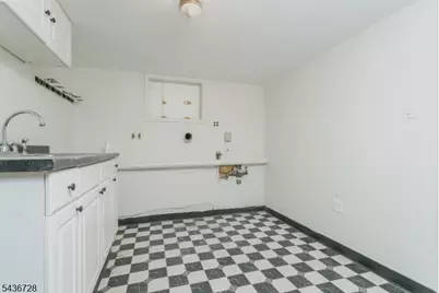 44 Adelphia Rd, Parsippany, NJ 07054 - Photo 24