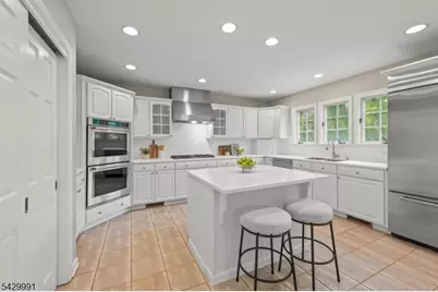 33 Exeter Rd, Millburn, NJ 07078 - Photo 8