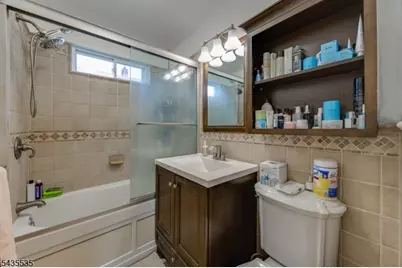 1341 Lincrest Ter, Union Township, NJ 07083 - Photo 16