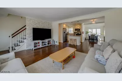 1341 Lincrest Ter, Union Township, NJ 07083 - Photo 6