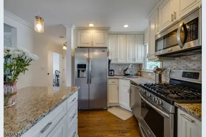 1341 Lincrest Ter, Union Township, NJ 07083 - Photo 12