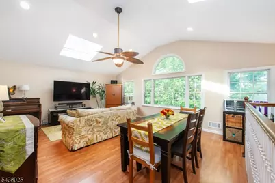 62 Trocha Ave, Livingston Twp., NJ 07039 - Photo 10