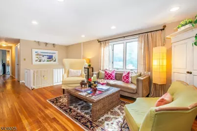 62 Trocha Ave, Livingston Twp., NJ 07039 - Photo 2