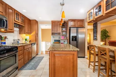 62 Trocha Ave, Livingston Twp., NJ 07039 - Photo 8