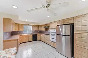 767 Kingsland Ave, Ridgefield, NJ 07657 - Photo 6