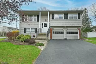 71 Clover Hill Dr, Mount Olive, NJ 07836 - Photo 1