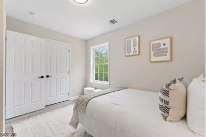 128 Big Piece Rd, Fairfield, NJ 07004 - Photo 32