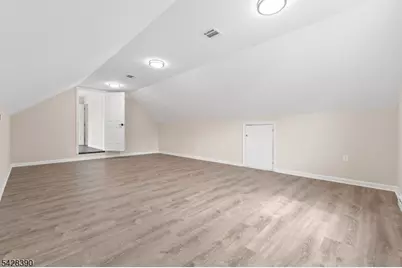 128 Big Piece Rd, Fairfield, NJ 07004 - Photo 26
