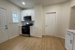 356 Carnegie Pl, Union Township, NJ 07088 - Photo 6