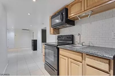 94 Manchester Ave, Paterson, NJ 07502 - Photo 4