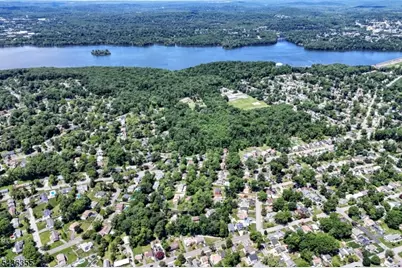 202 Lake Shore Dr, Parsippany, NJ 07034 - Photo 18