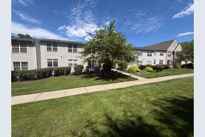 10 Parkside Ct, Wayne Twp., NJ 07470 - Photo 2