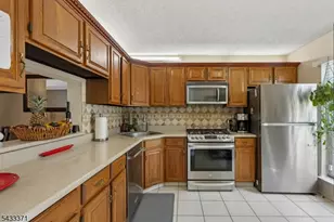 79 Chelsea Ct, Franklin Township, NJ 08823 - Photo 12