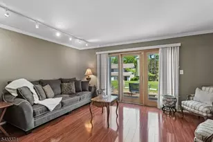 79 Chelsea Ct, Franklin Township, NJ 08823 - Photo 8