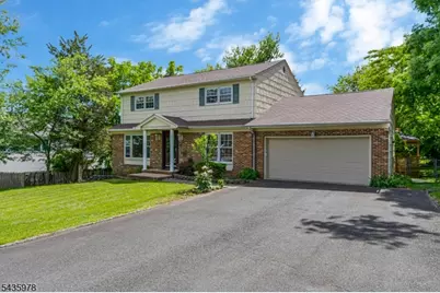 1 Linda Ln, North Plainfield, NJ 07060 - Photo 2