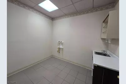 1815 Summit Ave, Union City, NJ 07087 - Photo 28