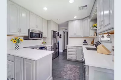 18 Old Traveled Way, Roxbury Township, NJ 07852 - Photo 12