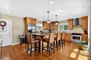 37 Hall Dr, Clark Township, NJ 07066 - Photo 6