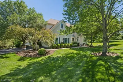 14 Old Warson Ct, Montgomery Township, NJ 08558 - Photo 2