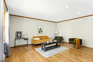 10 Red Robin Way, Raritan Township, NJ 08822 - Photo 8