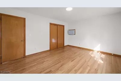 384 Delawanna Ave, Clifton, NJ 07014 - Photo 10