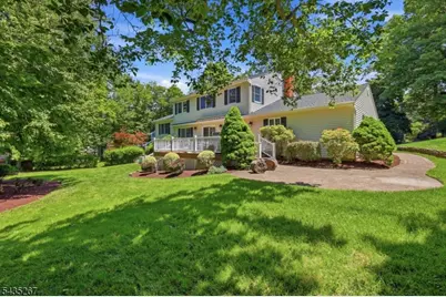 20 Coachman Ct, Berkeley Heights Township, NJ 07922 - Photo 4