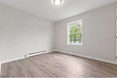 128 Big Piece Rd, Fairfield, NJ 07004 - Photo 28