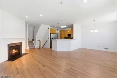 131 Brittany Ct, Clifton, NJ 07013 - Photo 18