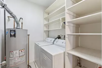 131 Brittany Ct, Clifton, NJ 07013 - Photo 12