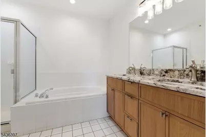 131 Brittany Ct, Clifton, NJ 07013 - Photo 26
