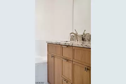 131 Brittany Ct, Clifton, NJ 07013 - Photo 28