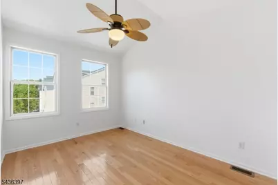 131 Brittany Ct, Clifton, NJ 07013 - Photo 30