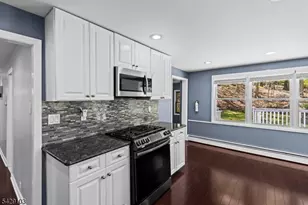 15 Mohican Ave, Roxbury Township, NJ 07850 - Photo 6