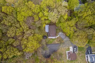 15 Mohican Ave, Roxbury Township, NJ 07850 - Photo 20