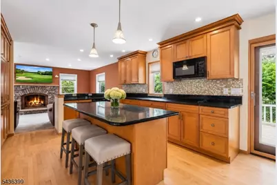 121 N Cottage Pl, Westfield, NJ 07090 - Photo 4