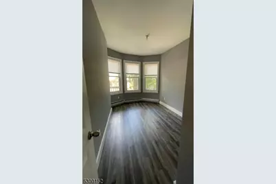 27 Schuyler Ter, East Orange, NJ 07017 - Photo 4