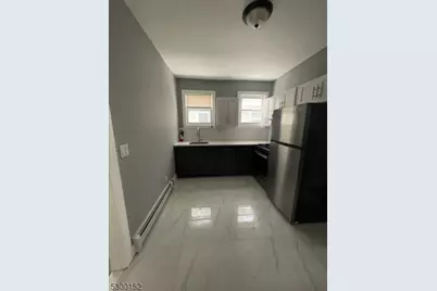 27 Schuyler Ter, East Orange, NJ 07017 - Photo 2