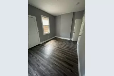 27 Schuyler Ter, East Orange, NJ 07017 - Photo 10