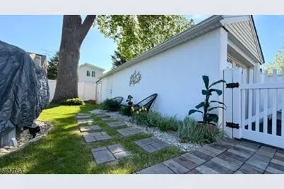 49 Orange Ave, Elmwood Park, NJ 07407 - Photo 30