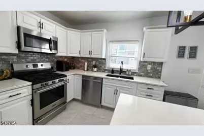 49 Orange Ave, Elmwood Park, NJ 07407 - Photo 8