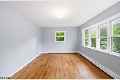 48 E Shore Dr, Vernon, NJ 07462 - Photo 10